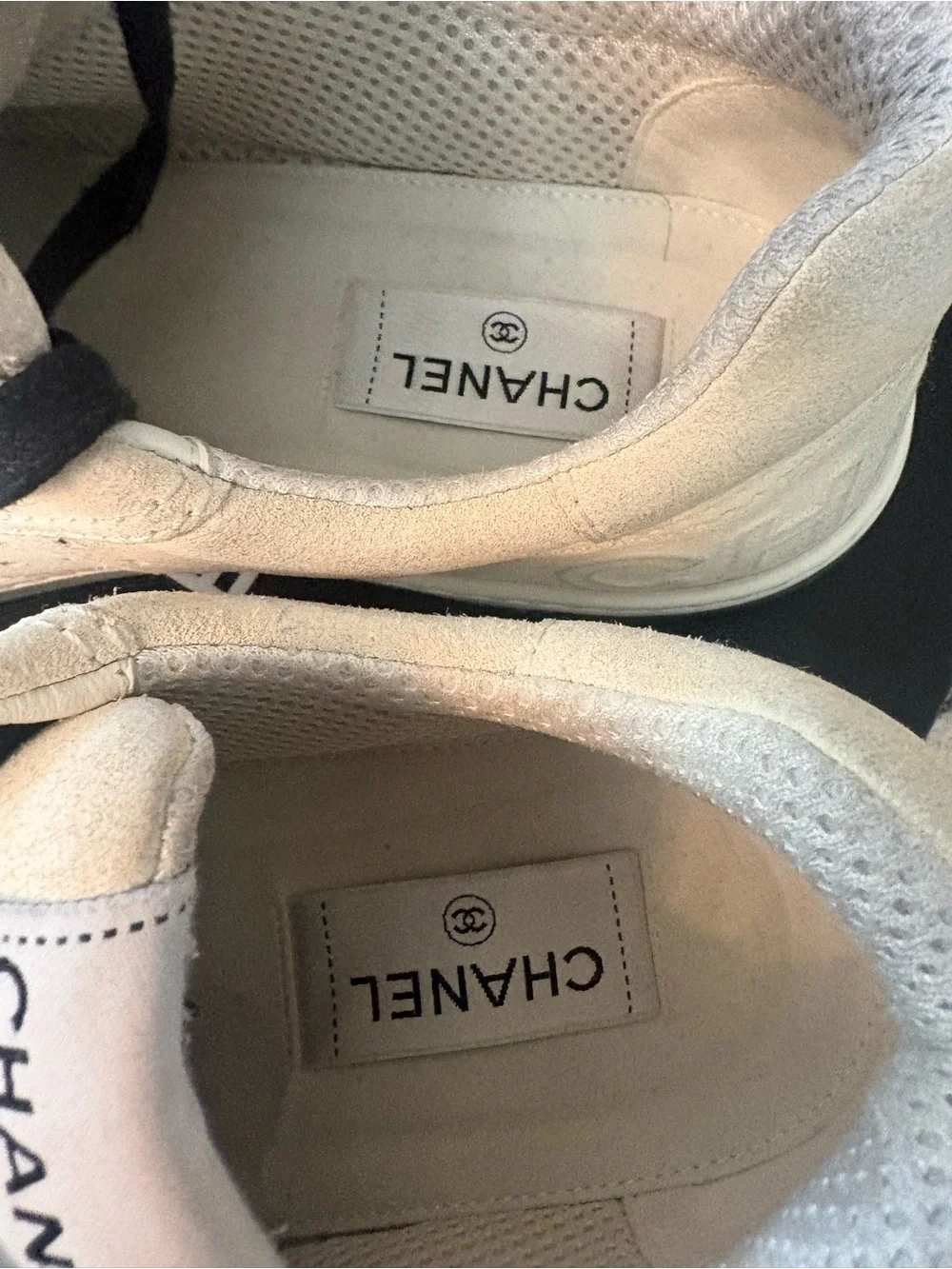 Authentic Channel 22A Low top sneakers Beige Suede